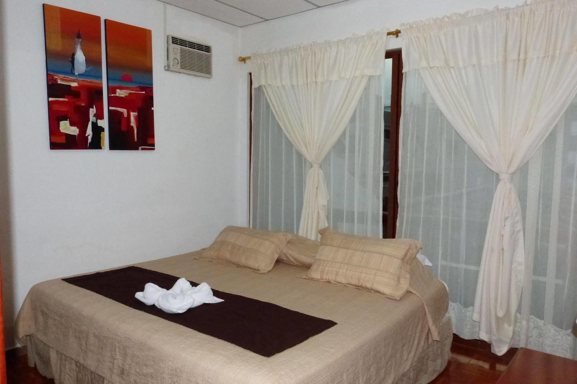 Galapagos Islands Hotel Пуэрто-Айора Экстерьер фото