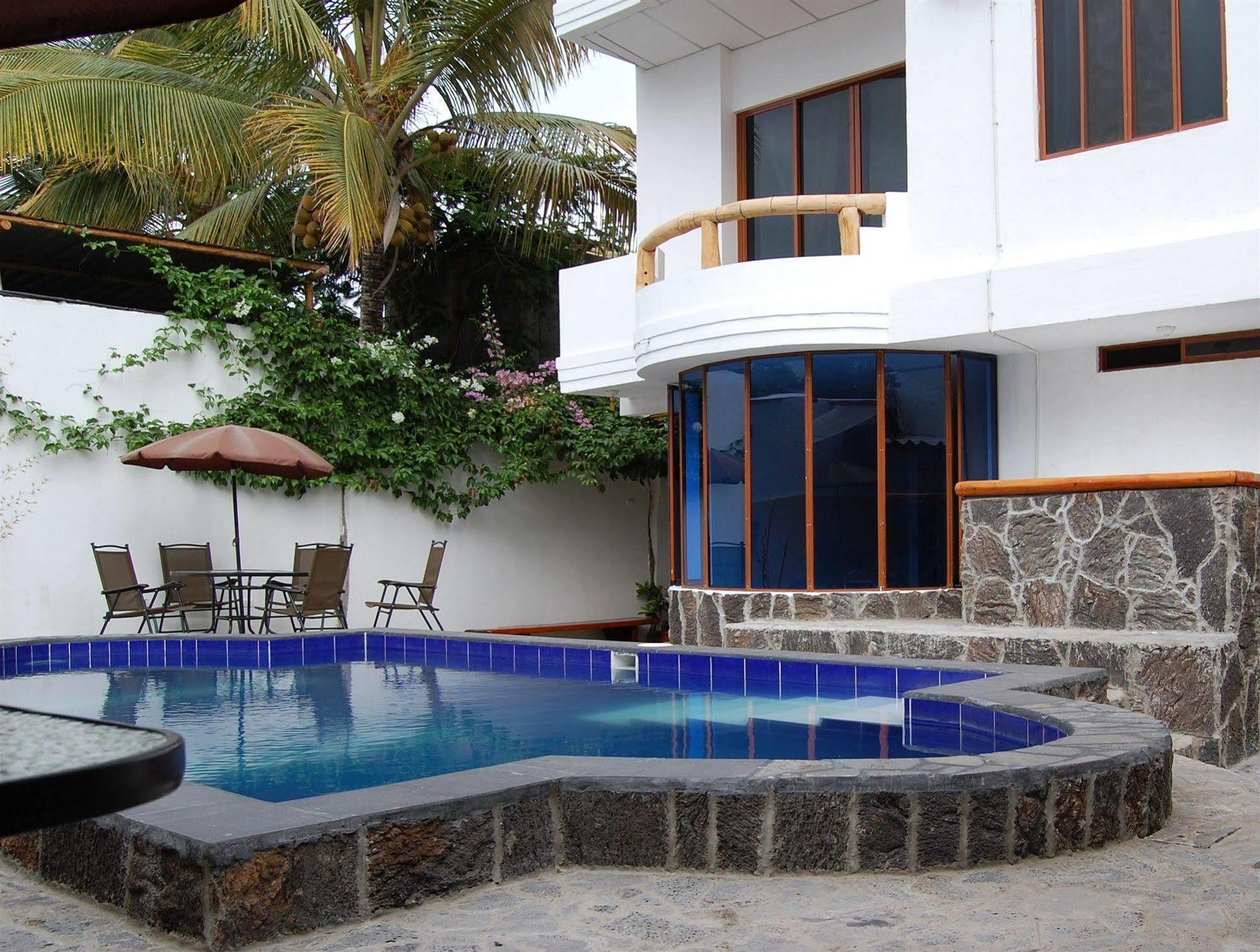 Galapagos Islands Hotel Пуэрто-Айора Экстерьер фото