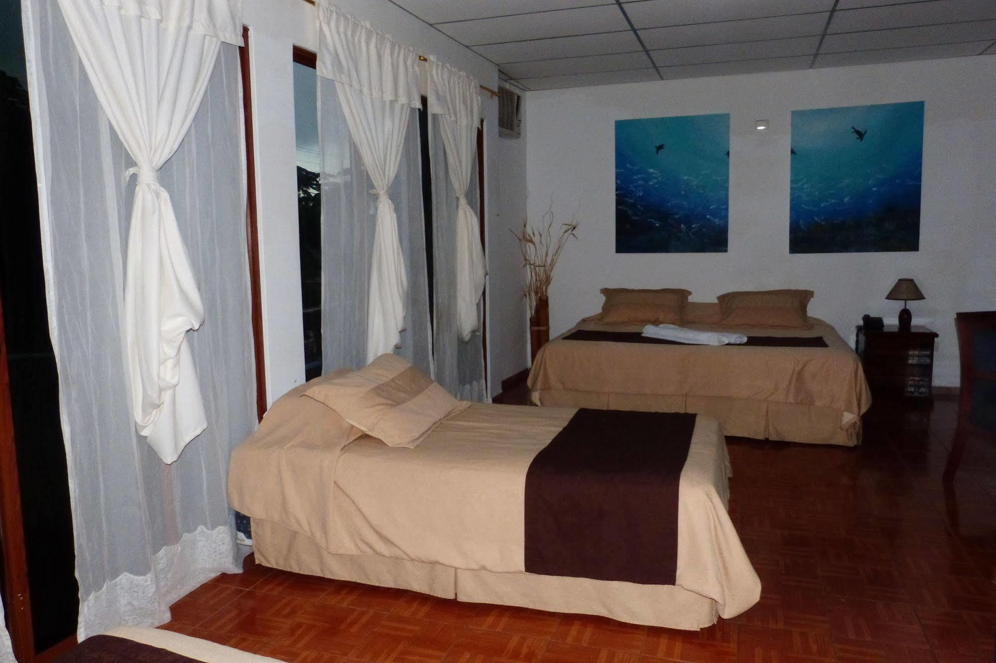Galapagos Islands Hotel Пуэрто-Айора Экстерьер фото