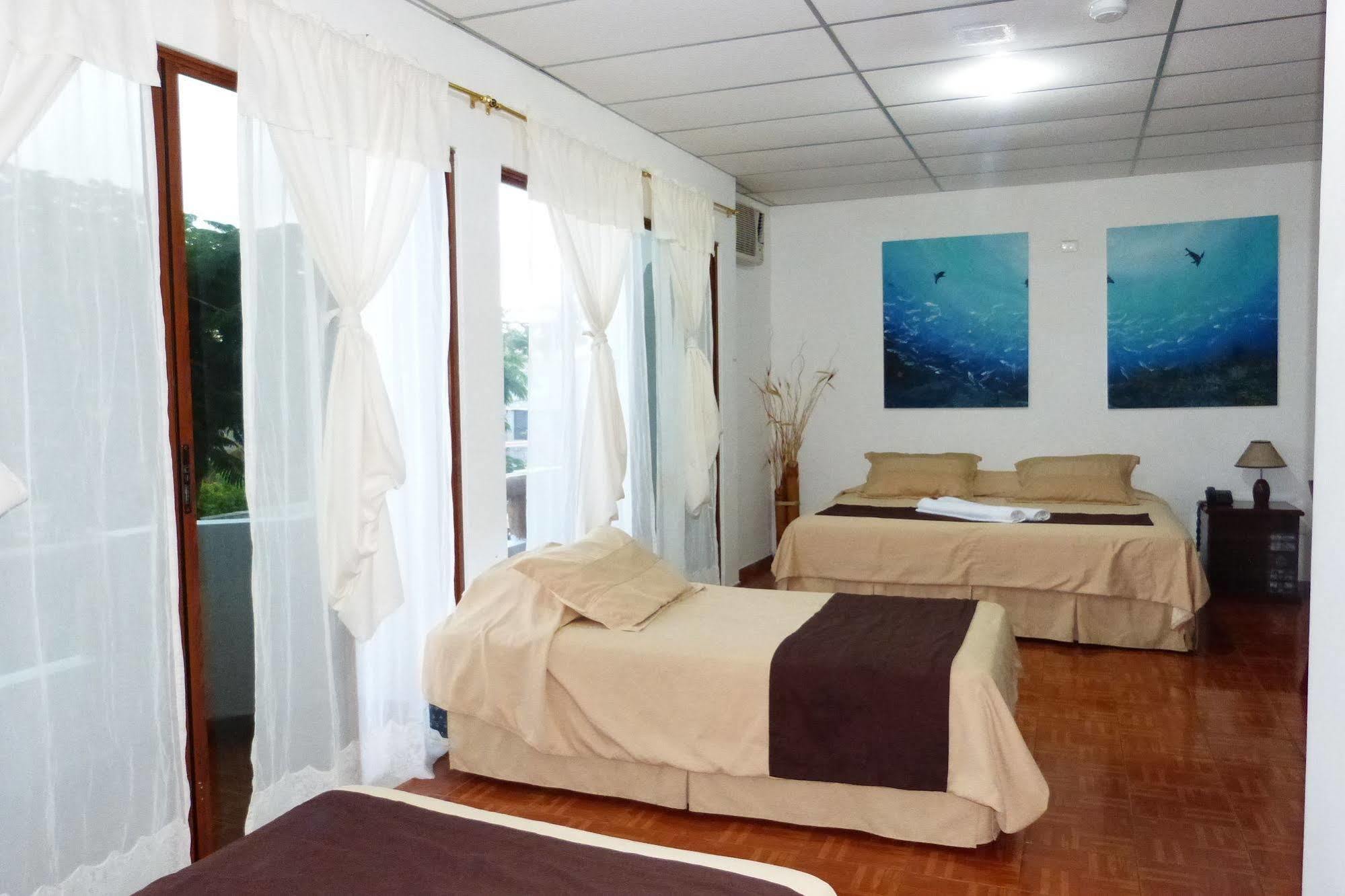 Galapagos Islands Hotel Пуэрто-Айора Экстерьер фото